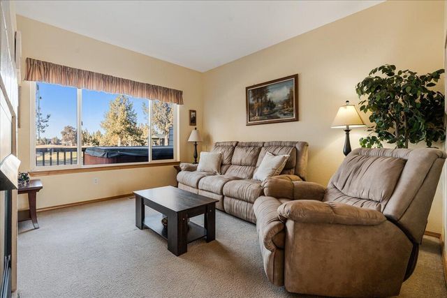 1140 Golden Pheasant Drive, Redmond, OR 97756