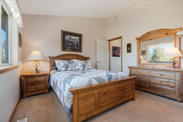 1140 Golden Pheasant Drive, Redmond, OR 97756