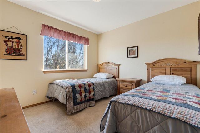 1140 Golden Pheasant Drive, Redmond, OR 97756