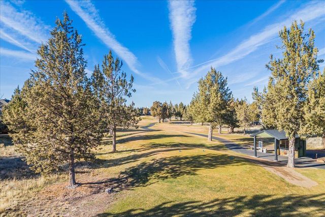 1140 Golden Pheasant Drive, Redmond, OR 97756