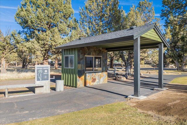 1140 Golden Pheasant Drive, Redmond, OR 97756