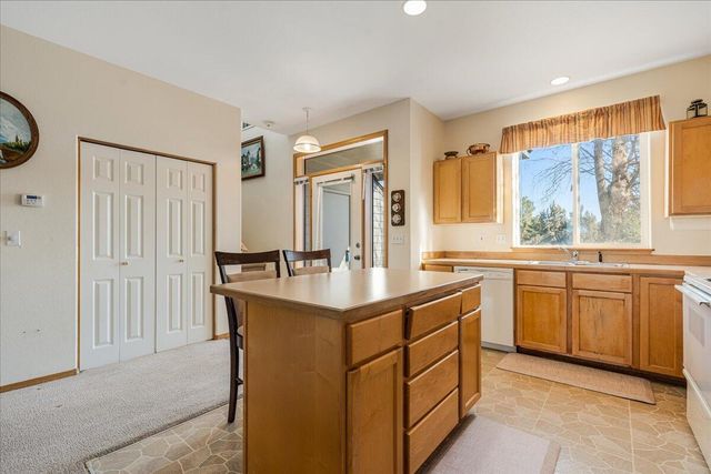 1140 Golden Pheasant Drive, Redmond, OR 97756