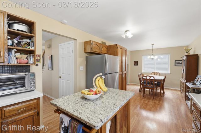 886 Alpine Drive, Brighton, MI 48116