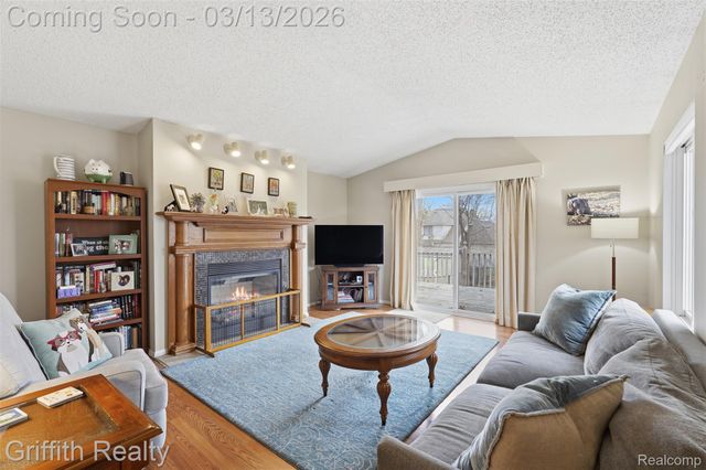 886 Alpine Drive, Brighton, MI 48116