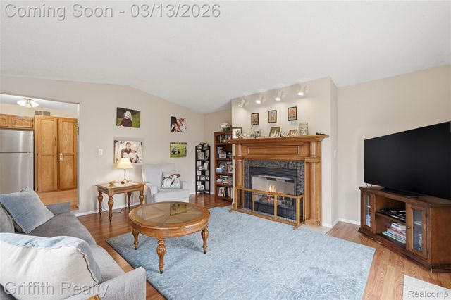 886 Alpine Drive, Brighton, MI 48116