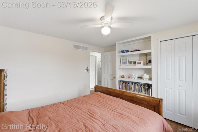 886 Alpine Drive, Brighton, MI 48116