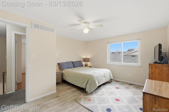 886 Alpine Drive, Brighton, MI 48116