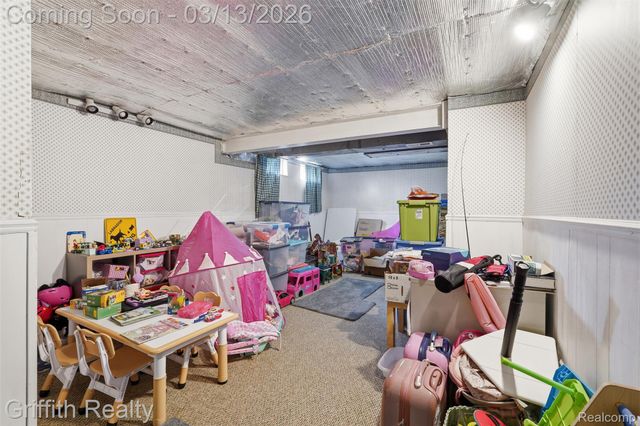 886 Alpine Drive, Brighton, MI 48116