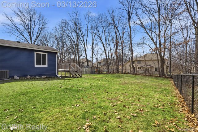 886 Alpine Drive, Brighton, MI 48116