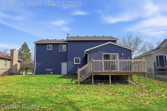 886 Alpine Drive, Brighton, MI 48116