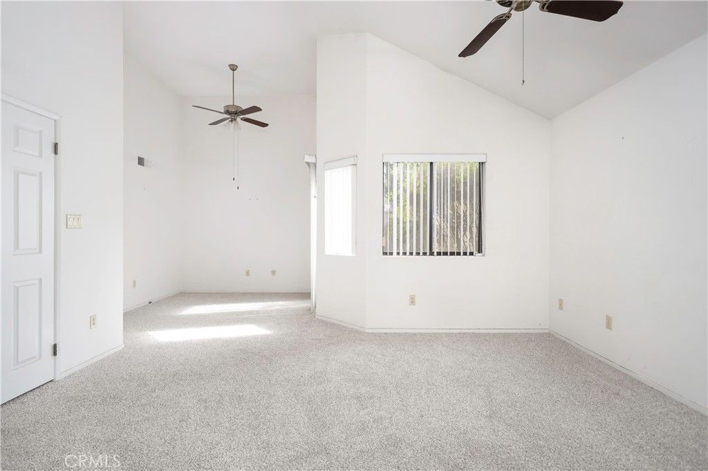 Image 10 of property listing at 608 Berwick, Bakersfield, CA 93311