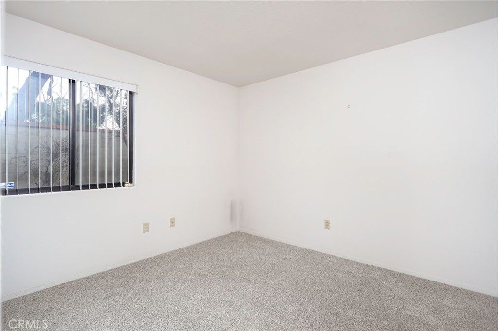 Image 13 of property listing at 608 Berwick, Bakersfield, CA 93311