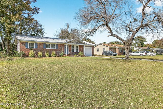 218 Forest View Drive, Havelock, NC 28532