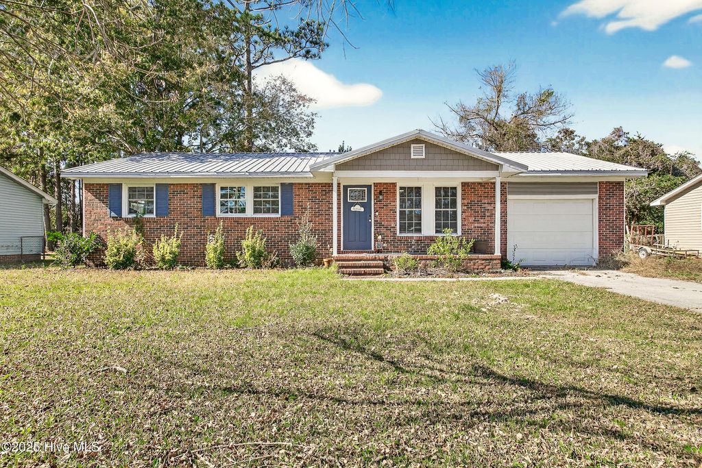 218 Forest View Drive, Havelock, NC 28532