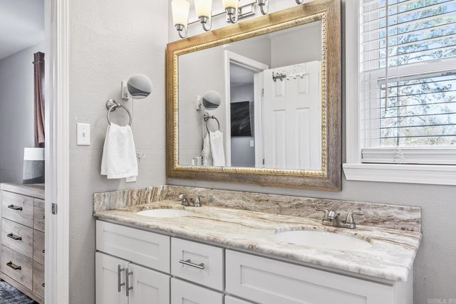 12 Tomahawk Road, Little Rock, AR 72205