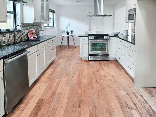 6518 Kury Lane, Houston, TX 77008