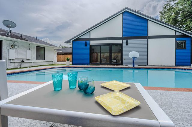 6518 Kury Lane, Houston, TX 77008