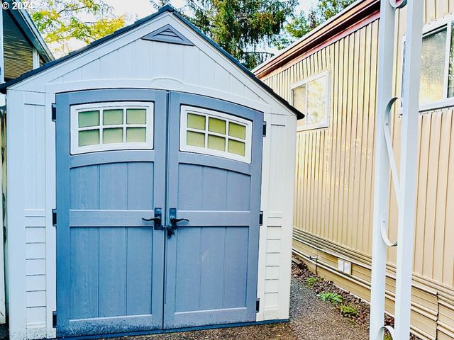 1800 LAKEWOOD Ct 57, Eugene, OR 97402