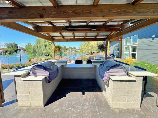 1800 LAKEWOOD Ct 57, Eugene, OR 97402