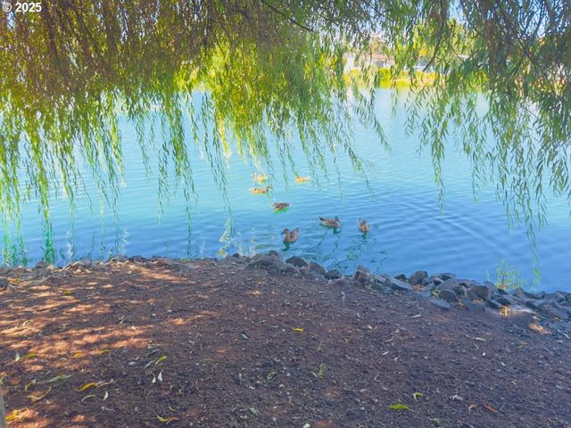 1800 LAKEWOOD Ct 57, Eugene, OR 97402