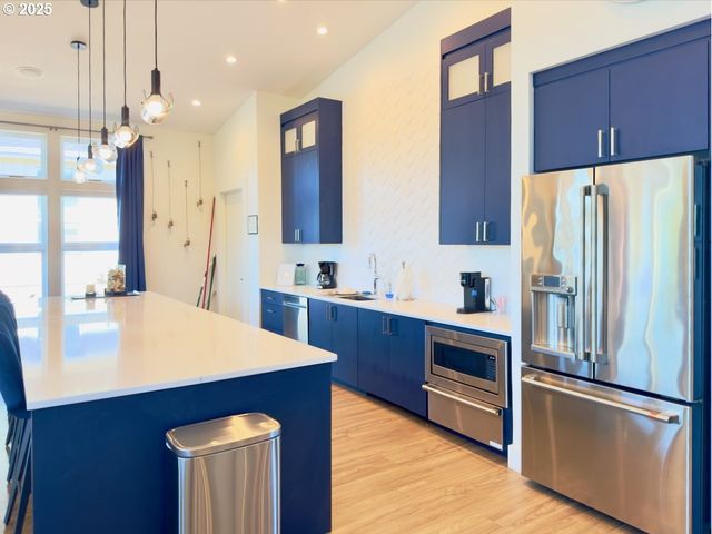 1800 LAKEWOOD Ct 57, Eugene, OR 97402