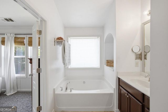 1252 Park Pass Row, Suwanee, GA 30024