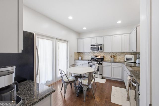 1252 Park Pass Row, Suwanee, GA 30024