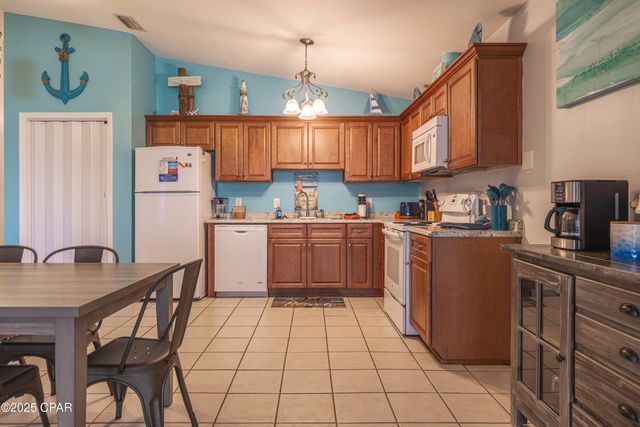 5504 E Hilltop Avenue E, Panama City, FL 32408