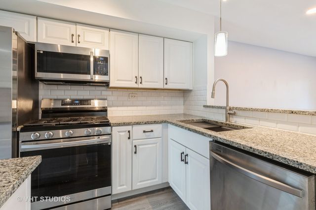1611 Waxwing Court 1611, Schaumburg, IL 60173