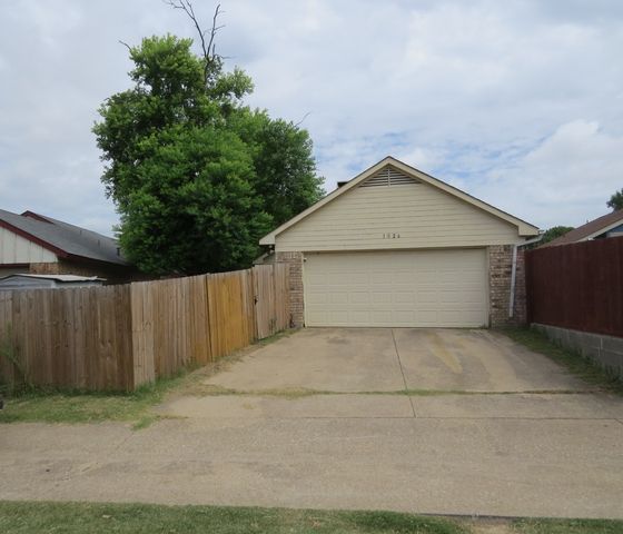 1026 Sanders Drive, Duncanville, TX 75137