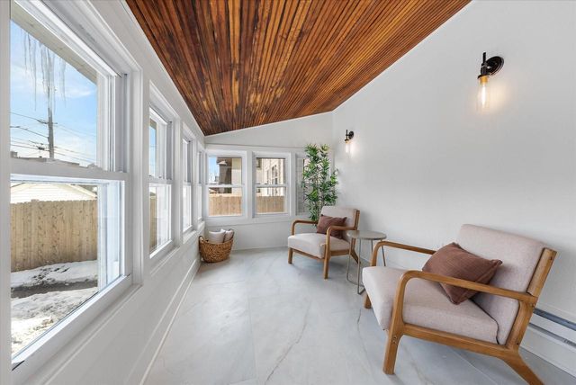 4036 N Stowell AVENUE, Shorewood, WI 53211