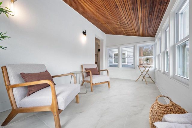 4036 N Stowell AVENUE, Shorewood, WI 53211