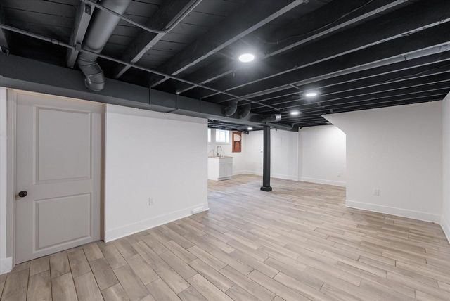 4036 N Stowell AVENUE, Shorewood, WI 53211