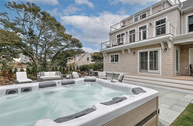11 Shields Street, Newport, RI 02840