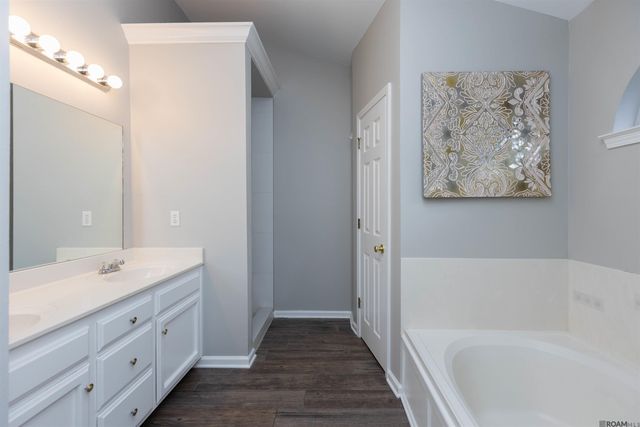 9532 Langham Dr, Baton Rouge, LA 70810