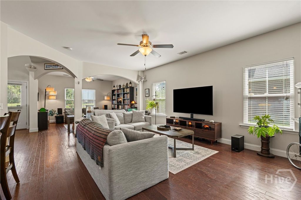 Image 10 of property listing at 166 Sunbury Drive, Richmond Hill, GA 31324