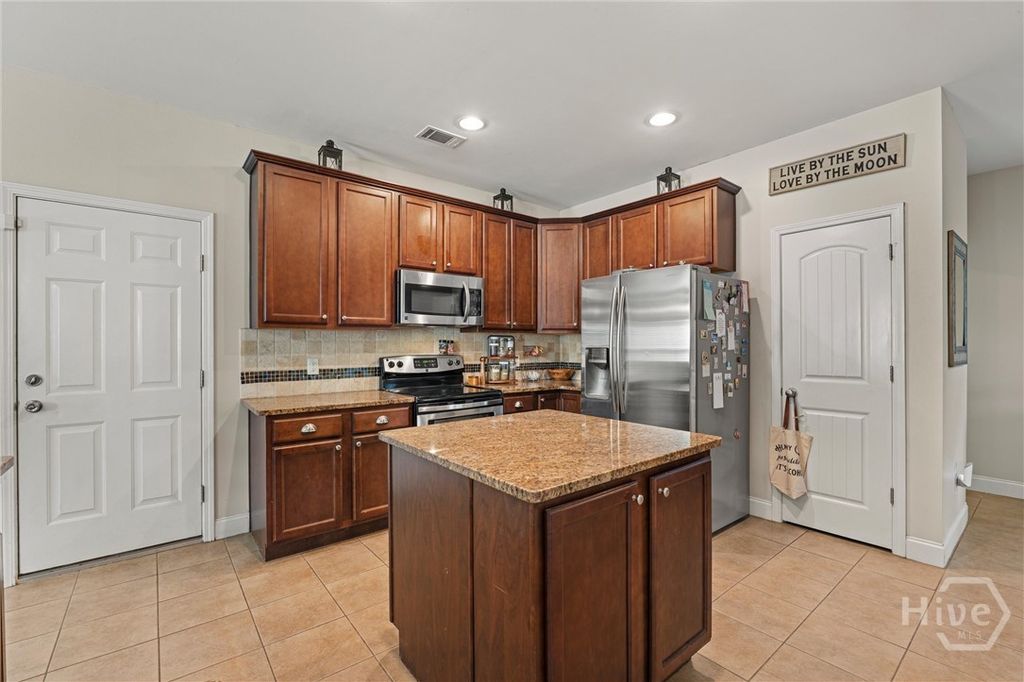 Image 14 of property listing at 166 Sunbury Drive, Richmond Hill, GA 31324