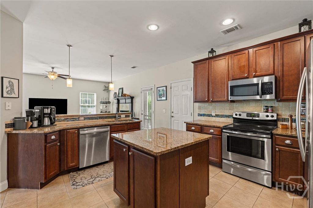 Image 15 of property listing at 166 Sunbury Drive, Richmond Hill, GA 31324