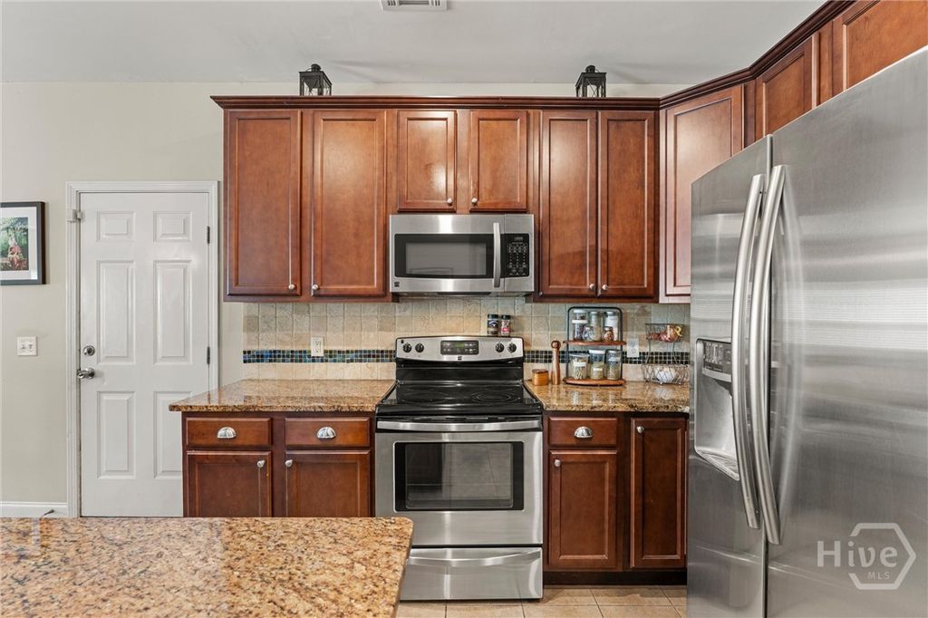Image 16 of property listing at 166 Sunbury Drive, Richmond Hill, GA 31324