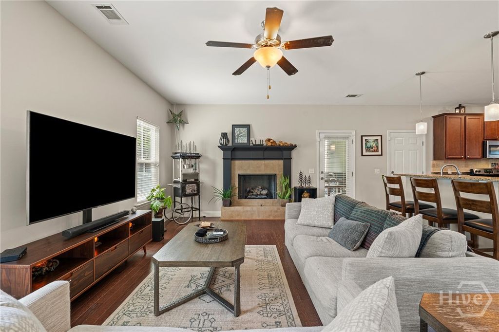 Image 9 of property listing at 166 Sunbury Drive, Richmond Hill, GA 31324