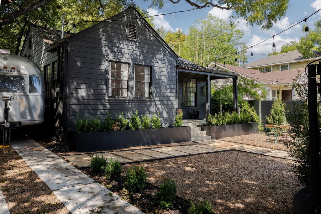 1404 Eva ST, Austin, TX 78704