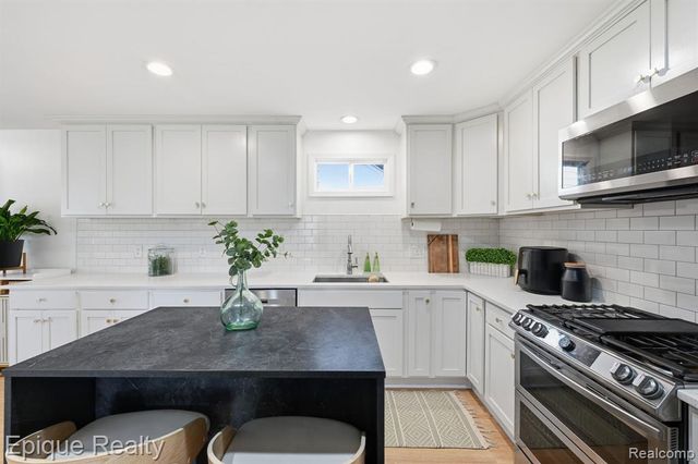 17128 Salem Street, Detroit, MI 48219