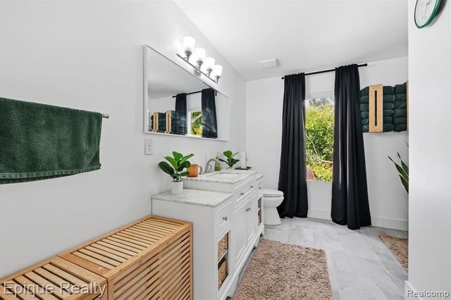 17128 Salem Street, Detroit, MI 48219