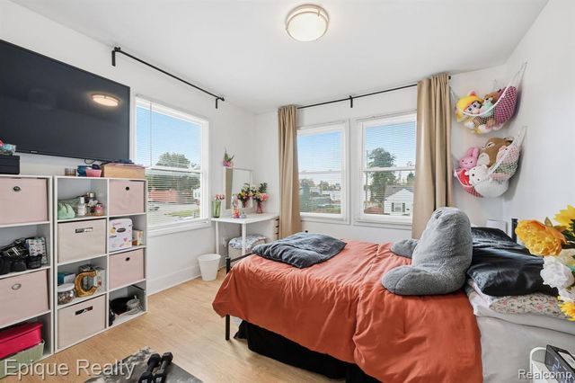 17128 Salem Street, Detroit, MI 48219