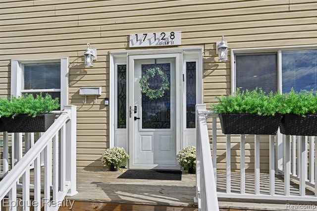 17128 Salem Street, Detroit, MI 48219