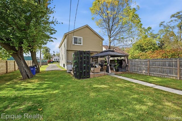 17128 Salem Street, Detroit, MI 48219