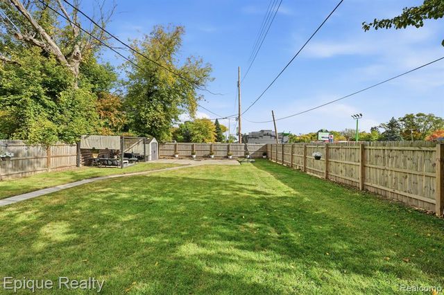 17128 Salem Street, Detroit, MI 48219