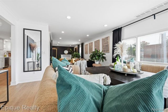 17128 Salem Street, Detroit, MI 48219