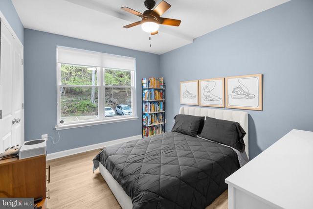 2210 HUNTER PL SE, Washington, DC 20020