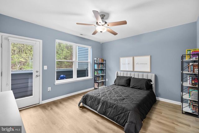 2210 HUNTER PL SE, Washington, DC 20020